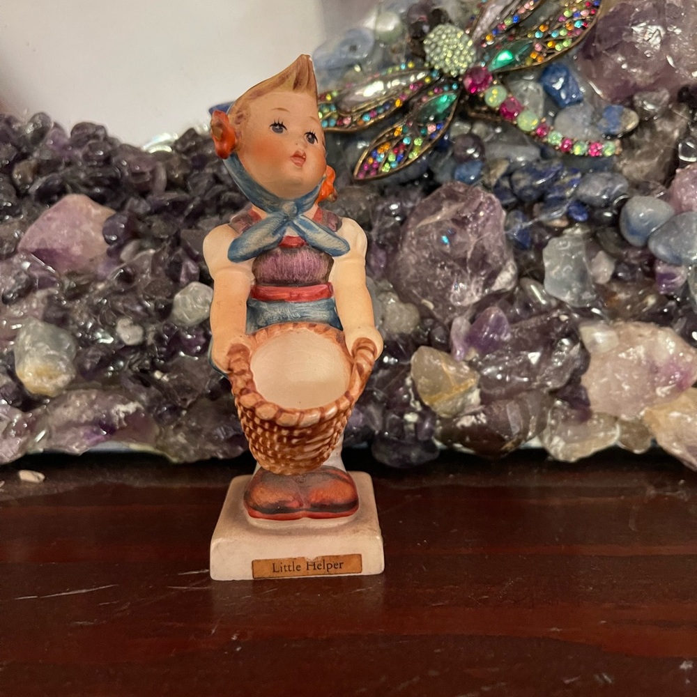 Hummel little helper sold